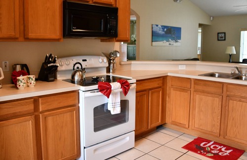 Thousand Oaks House | Perfect Family Villa with Private Pool and featured Gameroom minutes away from Disney!