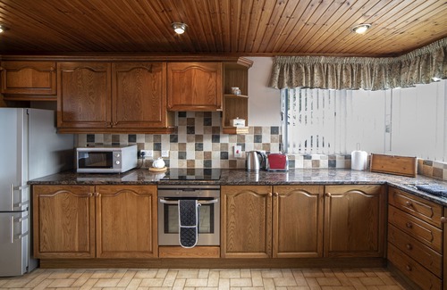 Bushmills Cottage | Perfect for 2 on Causeway Coastal Route! Near Giants Causeway, Golf Courses