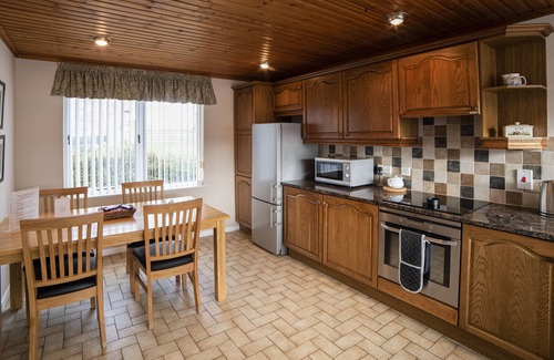 Bushmills Cottage | Perfect for 2 on Causeway Coastal Route! Near Giants Causeway, Golf Courses