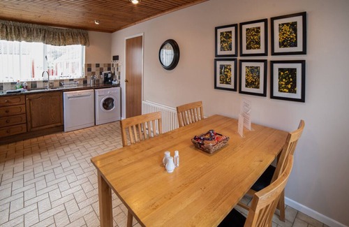 Bushmills Cottage | Perfect for 2 on Causeway Coastal Route! Near Giants Causeway, Golf Courses