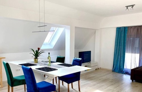 Lechhausen-Ost House | ☆Perfect for Business & Groups: 1 House, 5 Apartm.