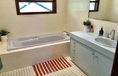 Currumbin Valley House | Perfect for families and larger groups wanting a relaxed getaway.
