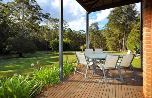 Sapphire Beach House | PERFECT FOR LARGE FAMILIES CLOSE TO BEACH AND SHOPS, ACREAGE & GAMES ROOMS