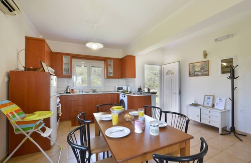 Agios Matthaios Apartment | Perfect for peace seekers! Holiday home close to the beach | Prassoudi, Corfu