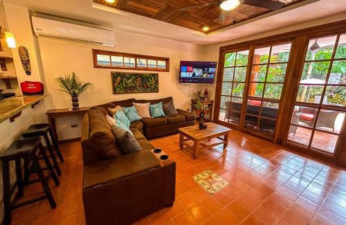 Dominical House | Perfect Location! Beach & Market 100m Away