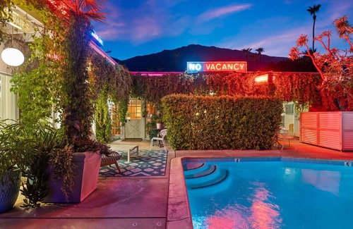 Tahquitz River Estates Cottage | Perfect Location! - El Mirador Unit E