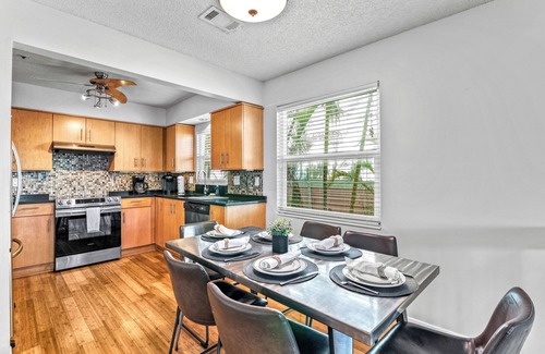 Siesta Key House | Perfect location Walk to the village and beach Private Balcony Heated Pool