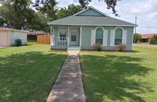 Port Arthur House | Perfect Refinery Worker Home