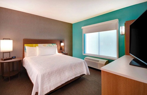 Downtown Tucson Hotel | Perfect Spot for Unwinding! Outdoor Pool, Pet-Friendly Property, Free Breakfast!