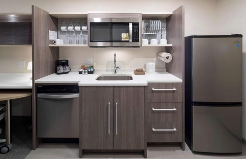 Port Canaveral Hotel | Perfect Spot for Unwinding! Onsite Pool, Pet-Friendly Property, Free Breakfast!