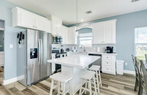 San Luis House | Perfect Spot in Treasure Island-Right by Beach