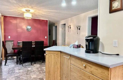 Drumheller House | Perfect stay for a family or a group of friends visiting our beautiful valley!