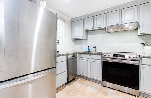 Southwest Raleigh House | Perfect Townhome near the Village, downtown, NC State