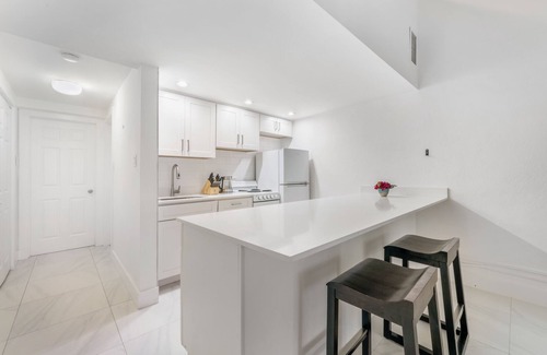 Seven Mile Beach Apartment | Perfectly Located in the Heart of Seven Mile Beach by RedAwning