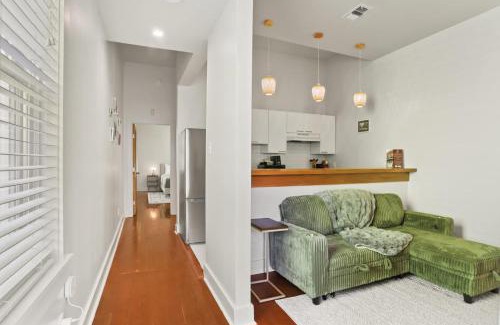 Faubourg Delachaise House | Perfectly Located 1 Bedroom I Uptown - Magazine St