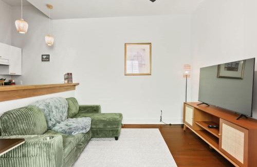 Faubourg Delachaise House | Perfectly Located 1 Bedroom I Uptown - Magazine St
