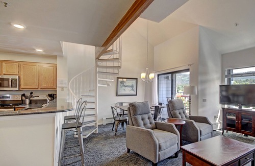Historic District Condo | Perfectly Located 2 Story 2br 2ba Close To Lifts + Downtown 1 Bedroom Condo by RedAwning