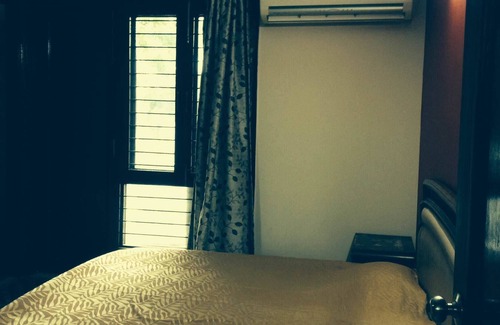 Kharera Apartment | Perfectly Priced - Hauz Khas with Wifi