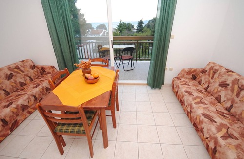 Kastel Stafilic Apartment | Perkovic apartment Ana is just 50 m from the inviting beach in Kaštel Štafić