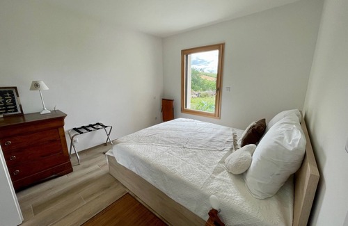 Glaine-Montaigut House | Perle de vue gîte overlooking the Puy de Dôme
