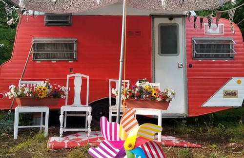 Tay Valley House | Perth, Boho Vintage Caravan for a quiet retreat, romantic or BFF getaway