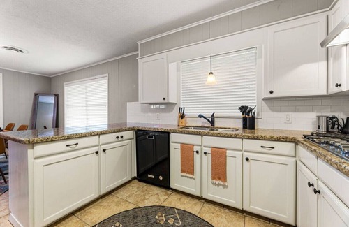 College Station Apartment | Pet-Friendly Aggie Village – Fire Pit, Games & walk to Texas A&M