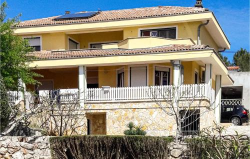 Zdrelac Apartment | Pet Friendly Apartment In Zdrelac