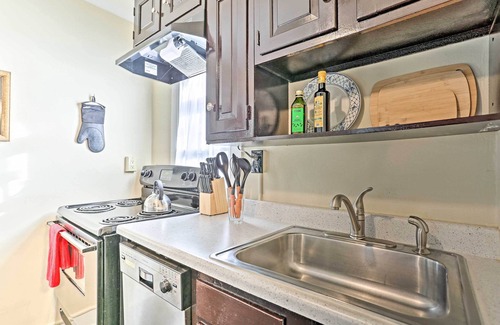 Poughkeepsie Apartment | Pet-Friendly Apt in 1850's Victorian Mansion!