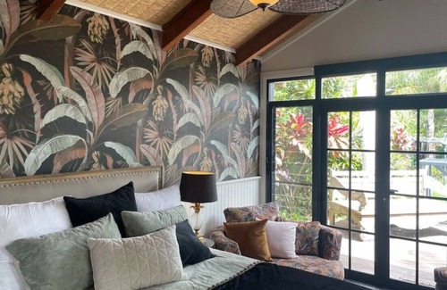 Mona Vale House | Pet Friendly, Beach-side Oasis with Swim Spa Pool