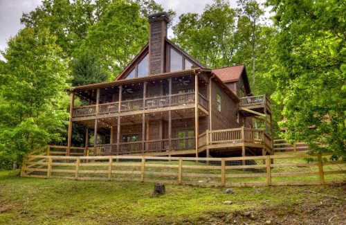 Morganton House | Pet Friendly Cabin with Hot Tub in North GA Mnts