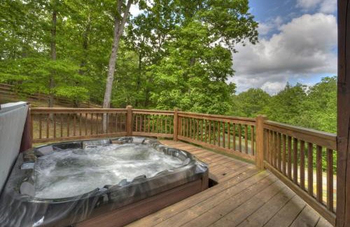 Morganton House | Pet Friendly Cabin with Hot Tub in North GA Mnts