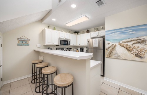 Miramar Beach Condo | Pet Friendly-Close to Beach-Beach Service Included!