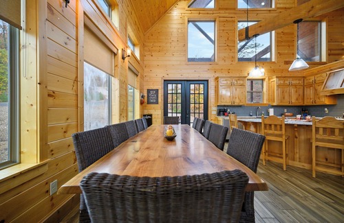 Broken Bow Cabin | Pet Friendly-Glory Heights-Luxury Cabin in Broken Bow-Mountain Views! Sleeps 18