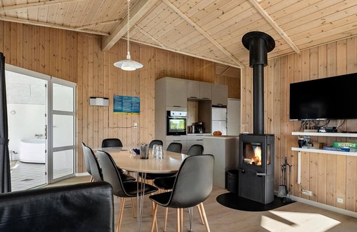 Hejlsminde Strand House | Pet-friendly home in Hejls with sauna