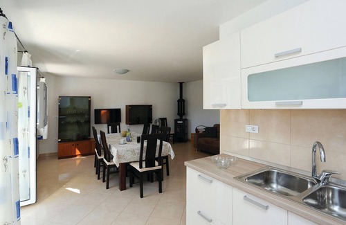 Pucisca House | Pet friendly home in Pucisca with WiFi