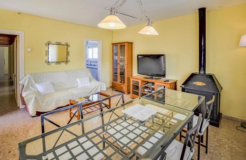 Mont Barbat House | Pet friendly home in Vidreres