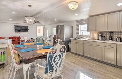 Cocoa House | Pet-Friendly Home w/Deck - 6 Mi to Cocoa Village!