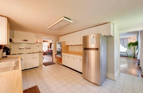 Hillsgrove House | Pet-Friendly Home w/Game Room in Hillsgrove!