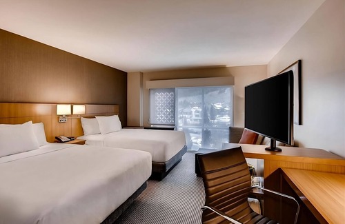 Mountain House Hotel | Pet-friendly Hotel, Outdoor Jacuzzi! 4 Relaxing Units, Free Shuttle, Breakfast!