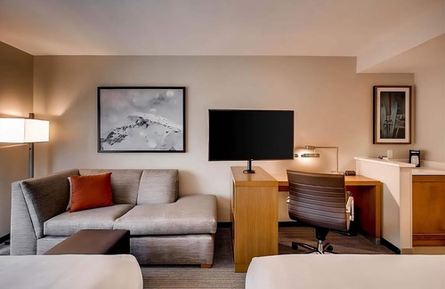 Mountain House Hotel | Pet-friendly Hotel, Outdoor Jacuzzi! 4 Relaxing Units, Free Shuttle, Breakfast!