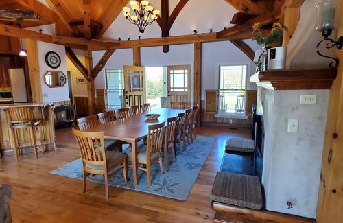 Six Mile House | Pet-Friendly Keowee lakefront luxury home w/dock, 5BR, kayaks, stone fire pit