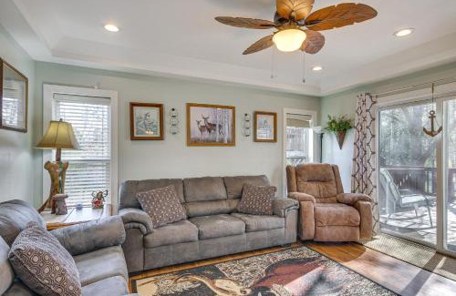 Leesville House | Pet-Friendly Lakehouse View Tower and Fire Pit!