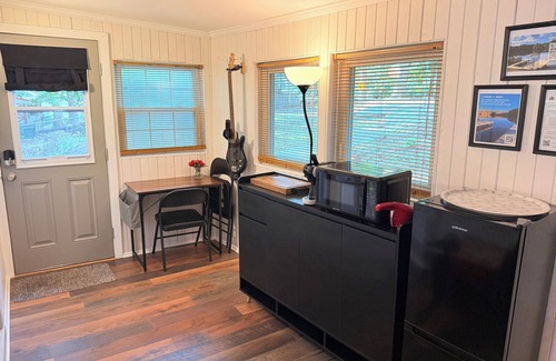 Anderson Bed & Breakfast | Pet-Friendly Lakefront Suite w/Dock, Canoe, Firepit & More
