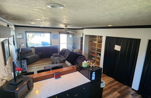 Caldwell House | Pet friendly MIL Suite, Caldwell ID. Private hot tub/pool in beautiful backyard