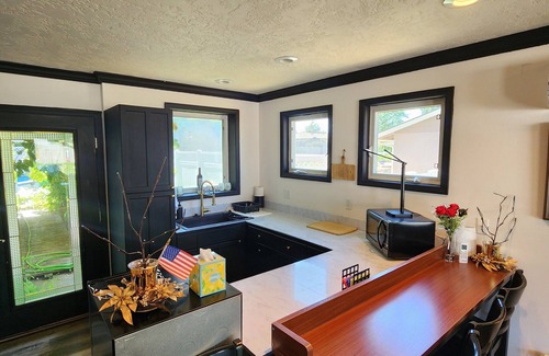 Caldwell House | Pet friendly MIL Suite, Caldwell ID. Private hot tub/pool in beautiful backyard