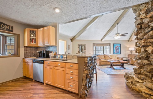 Broken Bow Cabin | Pet-Friendly | Private Pool | Main + Guest House