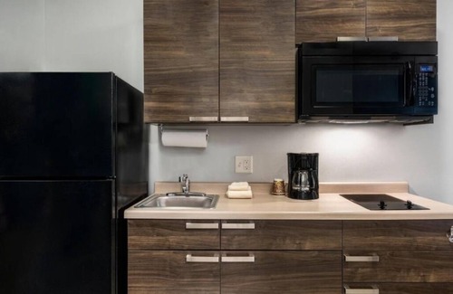 Marion Hotel | Pet-Friendly Room w/Modern Kitchenette Perfect for Your Marion Getaway