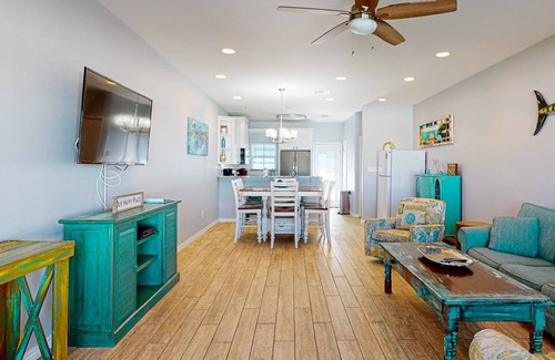 Port Aransas House | Pet Friendly, Shared Pool, Golf Cart Accessible