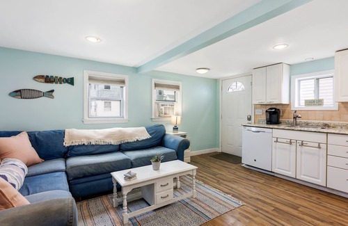 Salisbury Beach Apartment | PET FRIENDLY-Steps to the Beach - 45 Min to Salem, MA - WINTER RENTALS AVAILABLE