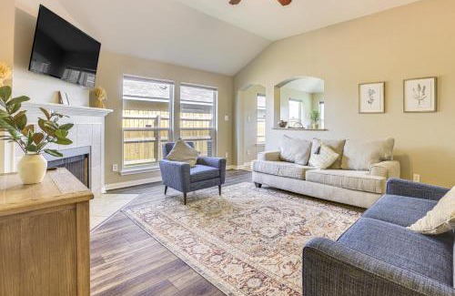 Bryan House | Pet-Friendly Texas Retreat with Fenced-In Yard!